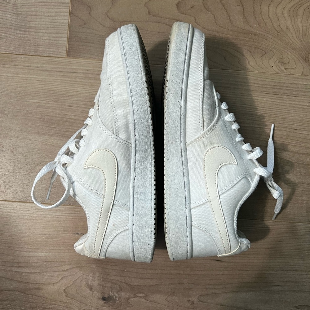 NikeWhite Low-Top Sneakers